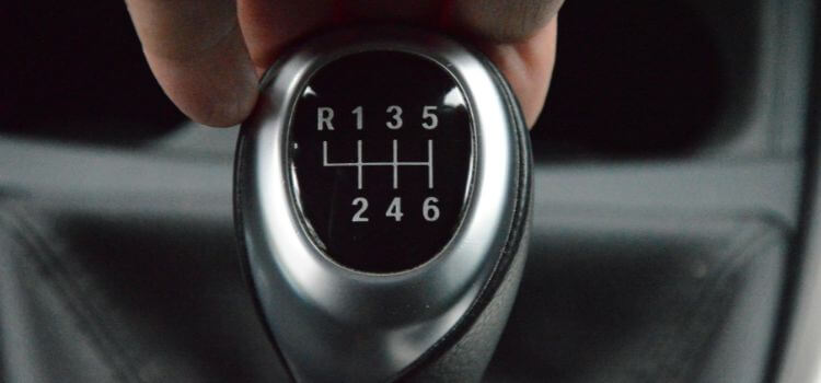 What is the Difference Between Manual and Automatic Cars